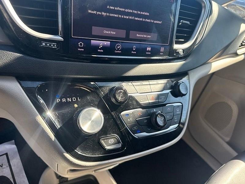 Chrysler Pacifica Touring L FWD 2023