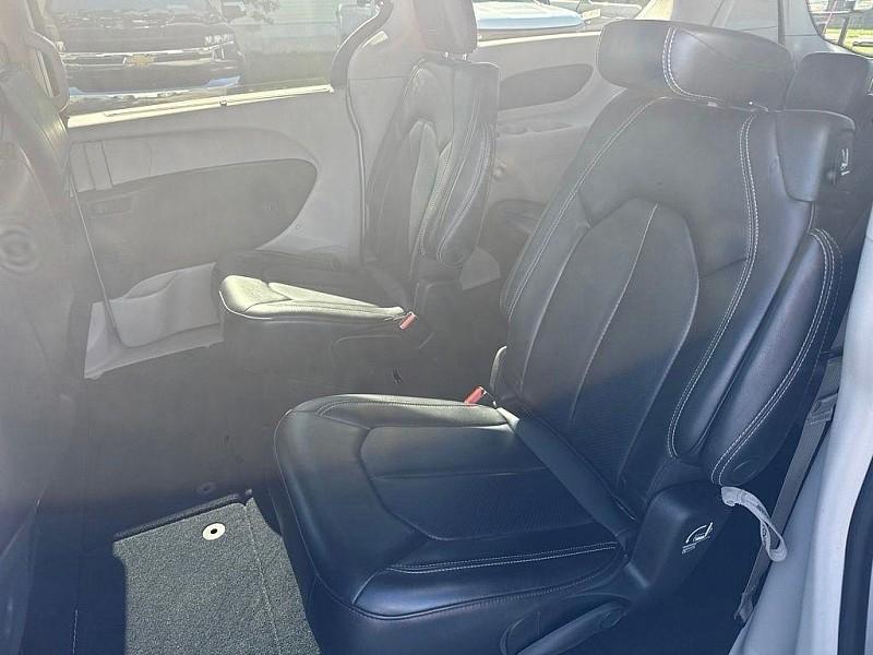 Chrysler Pacifica Touring L FWD 2023