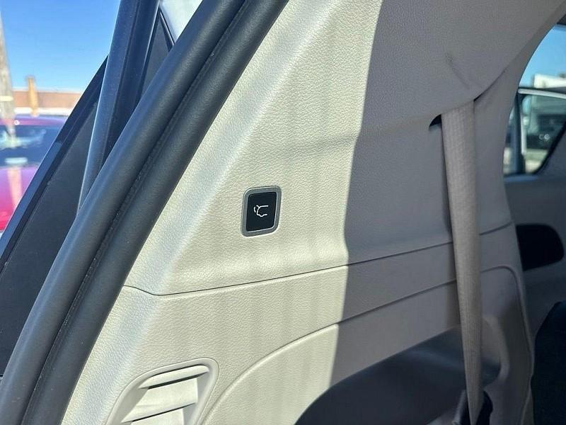 Chrysler Pacifica Touring L FWD 2023