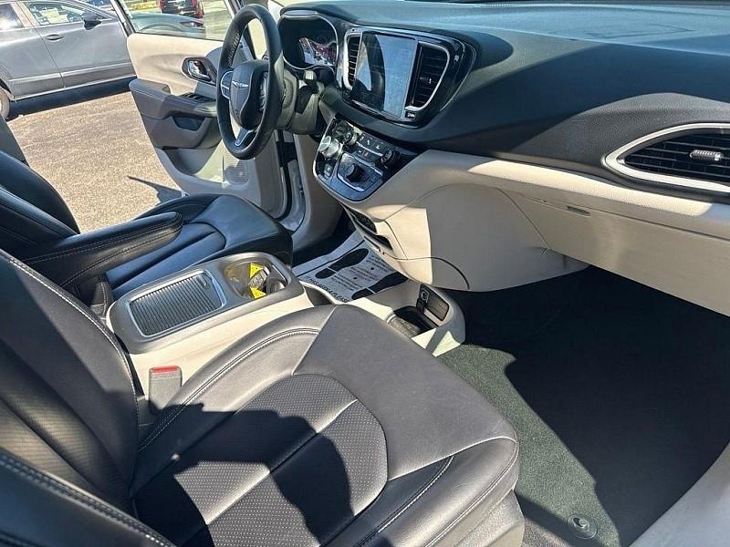 Chrysler Pacifica Touring L FWD 2023