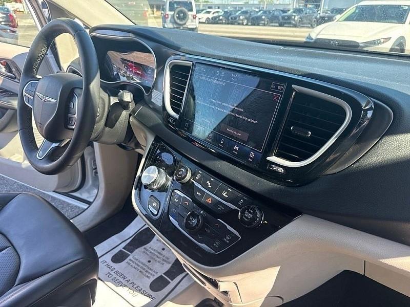 Chrysler Pacifica Touring L FWD 2023