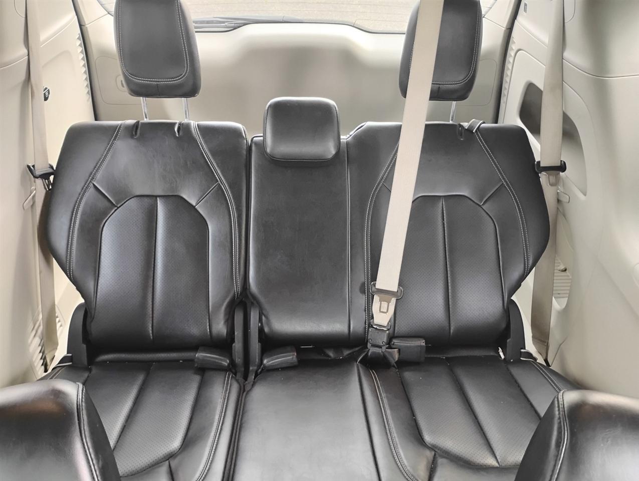 Chrysler Pacifica Touring L FWD 2023