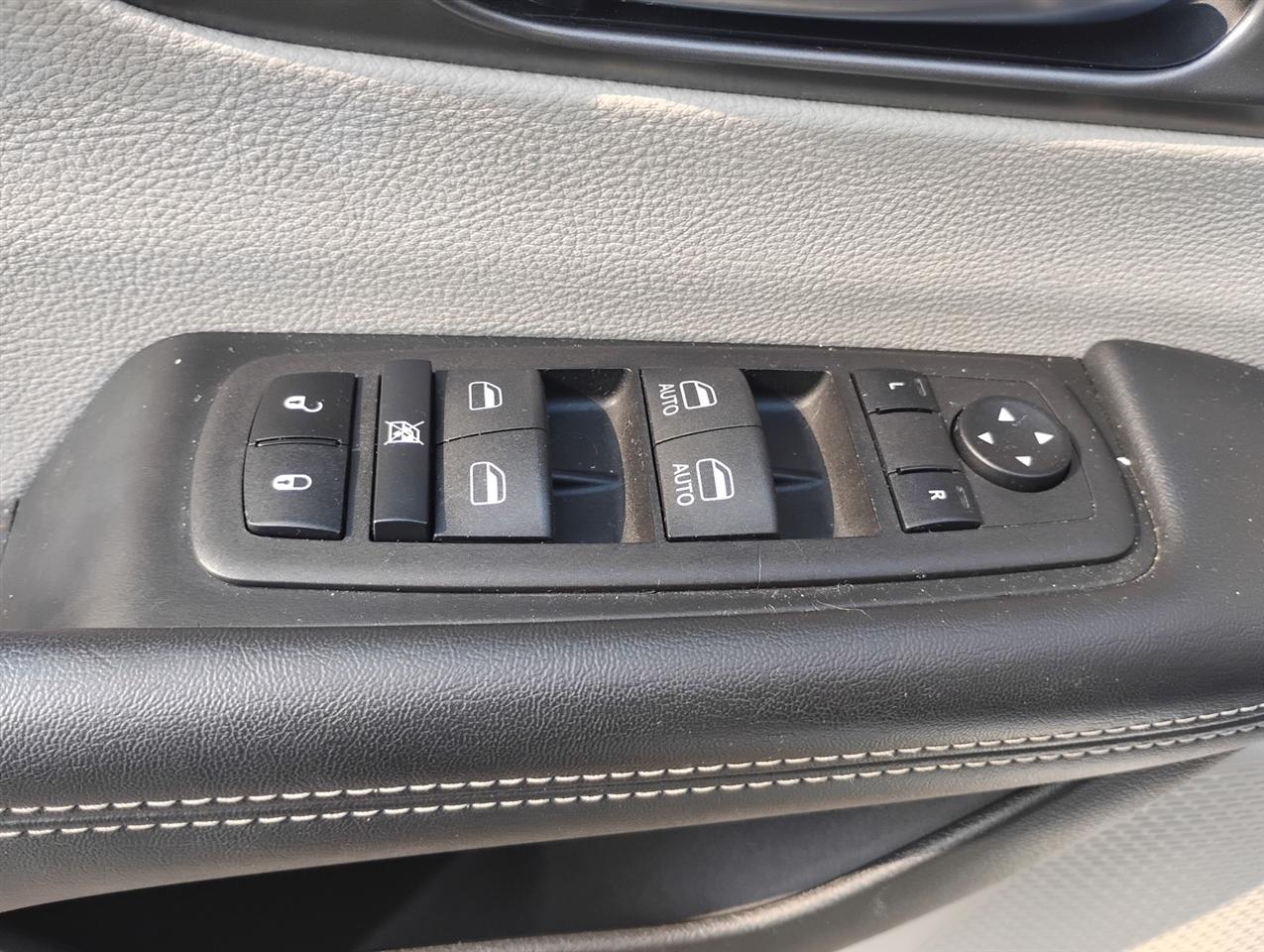 Chrysler Pacifica Touring L FWD 2023