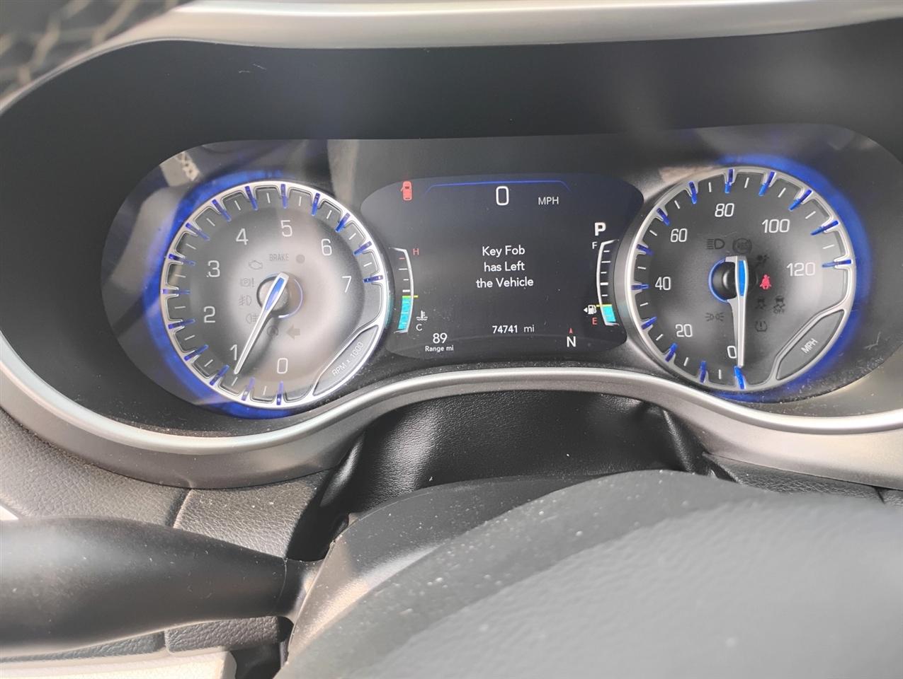 Chrysler Pacifica Touring L FWD 2023