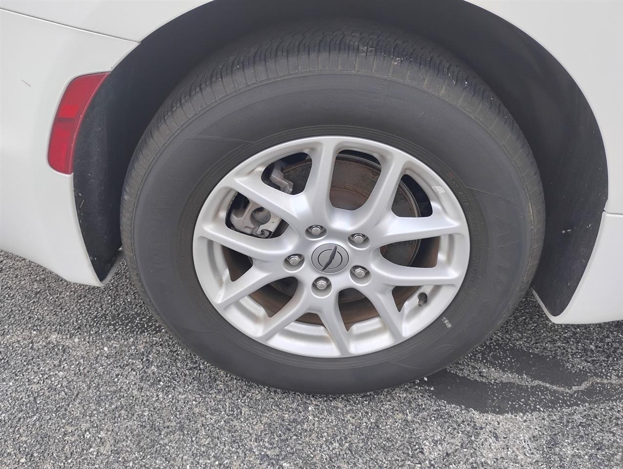 Chrysler Pacifica Touring L FWD 2023