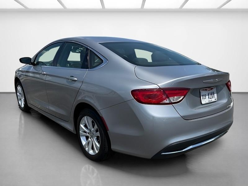 Chrysler 200 4dr Sdn Limited FWD 2016