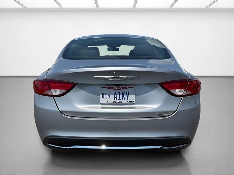 Chrysler 200 4dr Sdn Limited FWD 2016