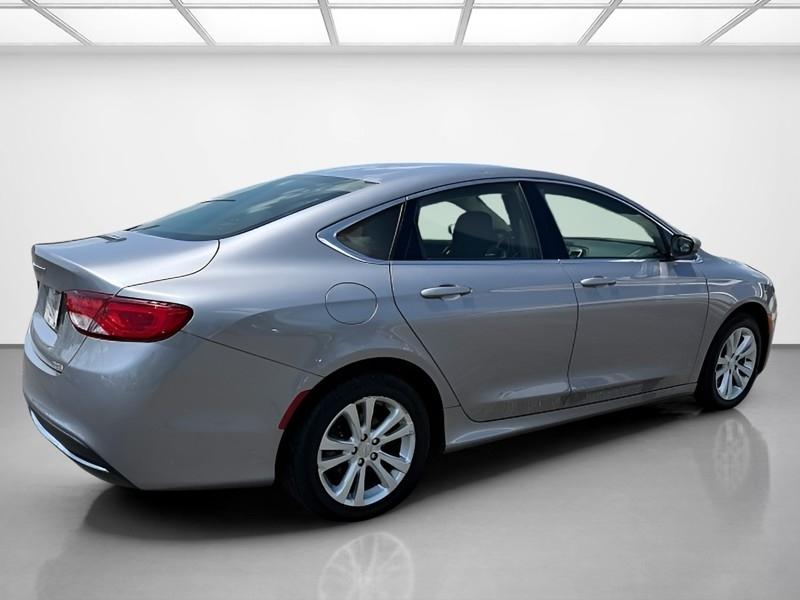 Chrysler 200 4dr Sdn Limited FWD 2016