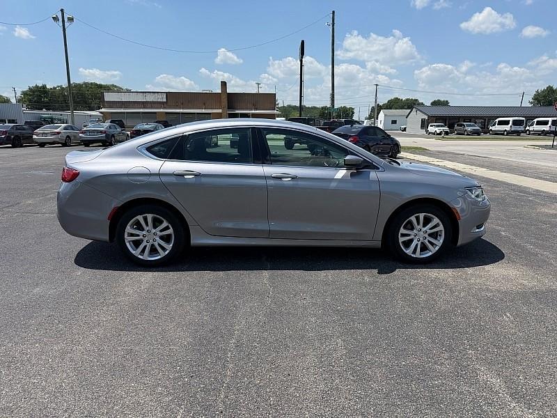 Chrysler 200 4dr Sdn Limited FWD 2016