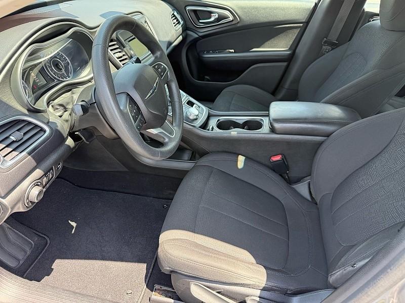 Chrysler 200 4dr Sdn Limited FWD 2016