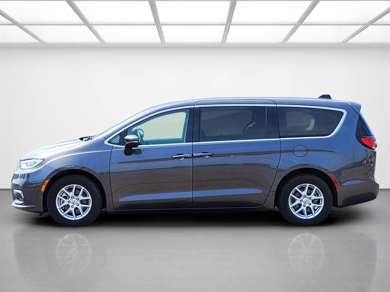 Chrysler Pacifica Touring L FWD 2023