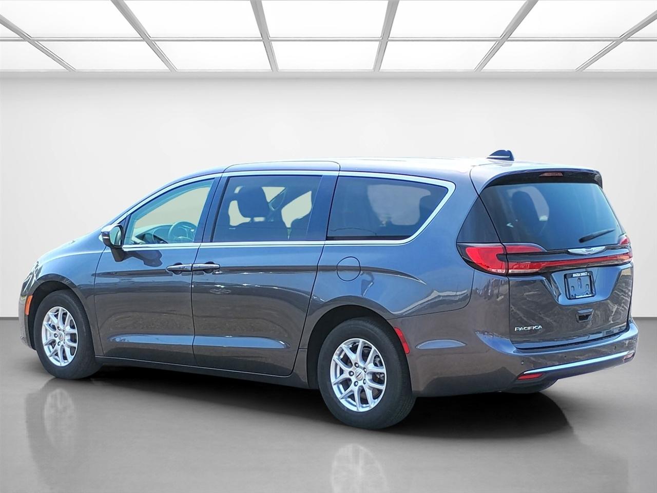 Chrysler Pacifica Touring L FWD 2023