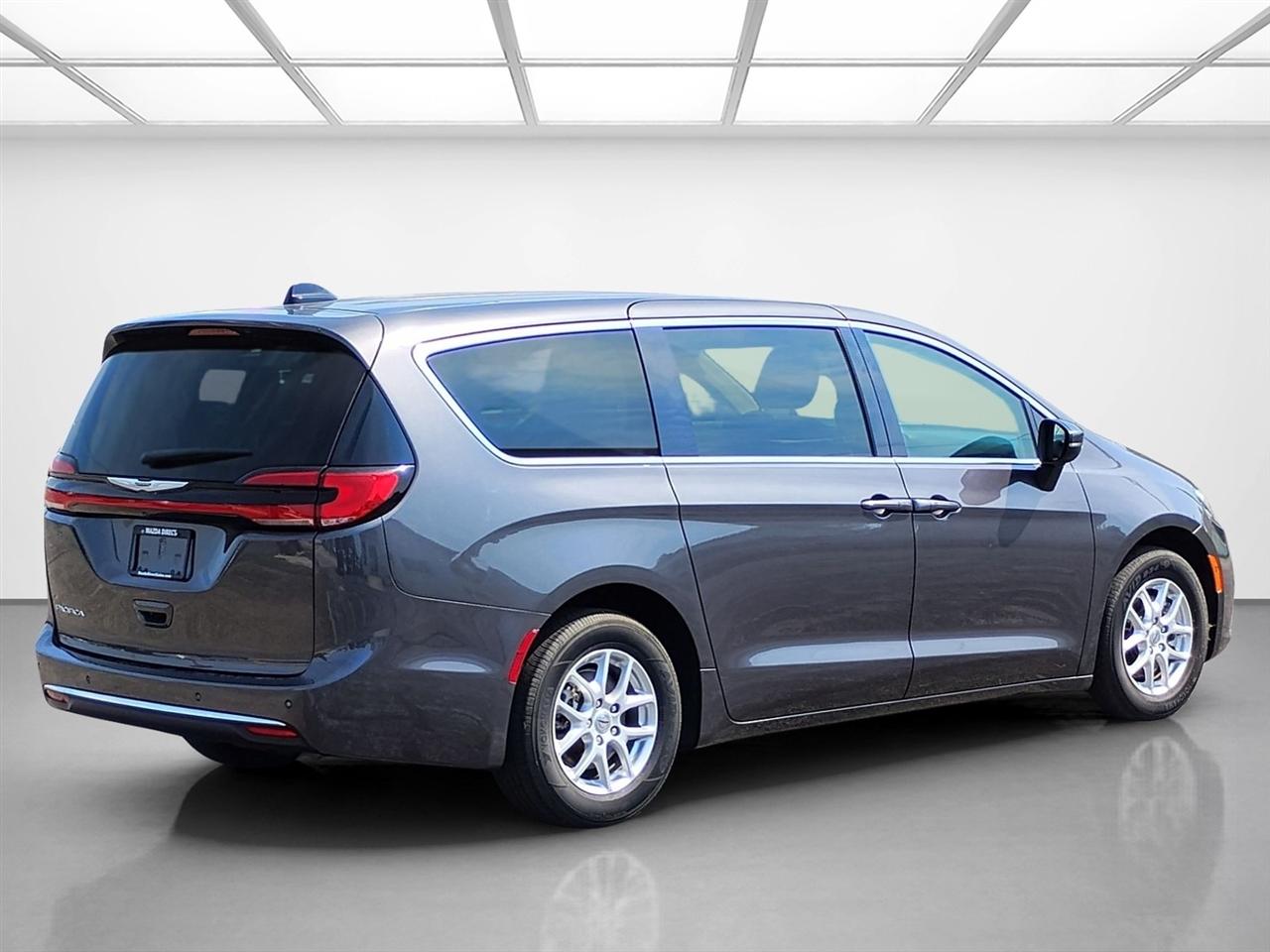 Chrysler Pacifica Touring L FWD 2023