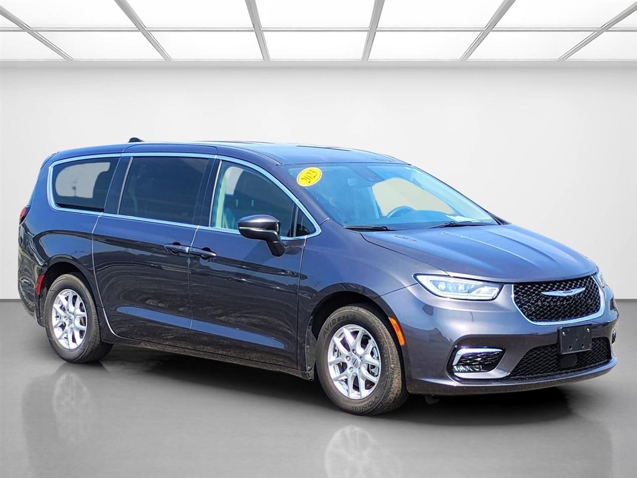 Chrysler Pacifica Touring L FWD 2023