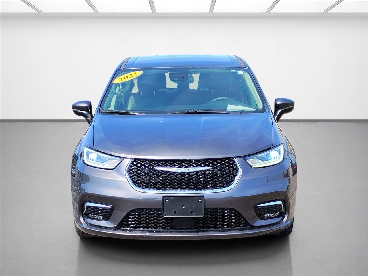 Chrysler Pacifica Touring L FWD 2023