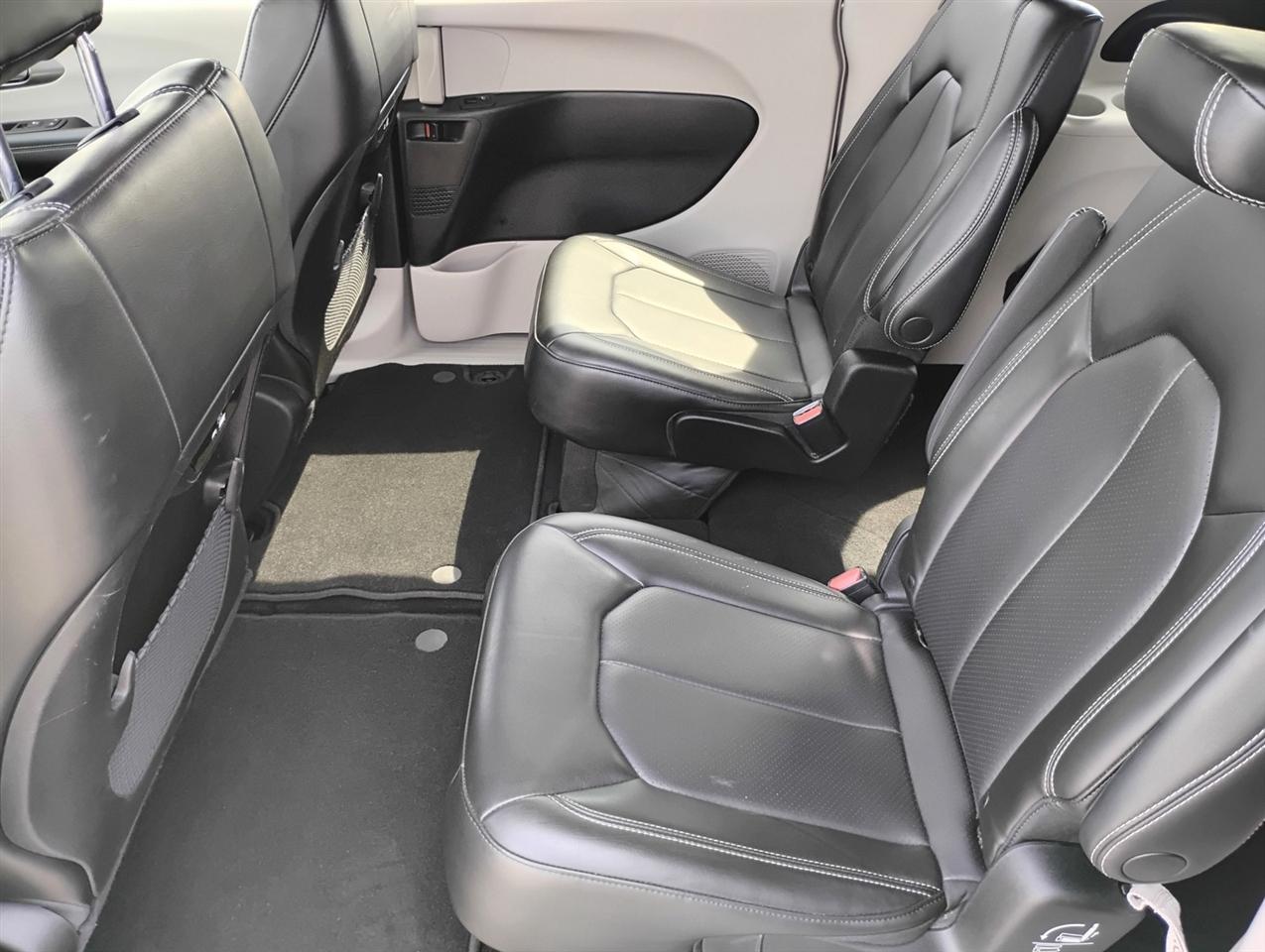Chrysler Pacifica Touring L FWD 2023