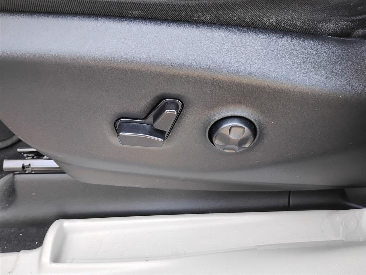 Chrysler Pacifica Touring L FWD 2023
