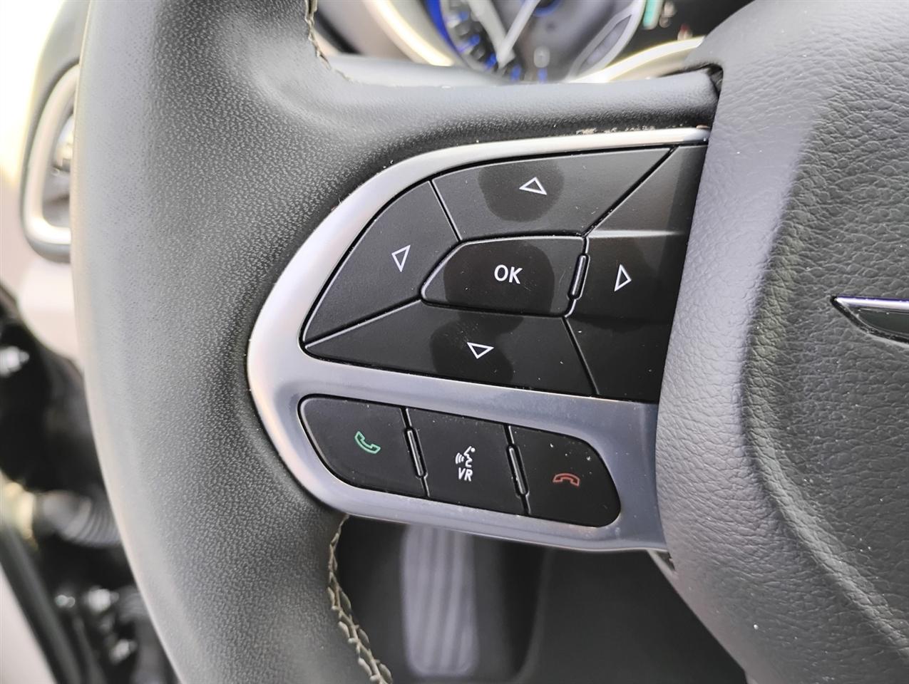 Chrysler Pacifica Touring L FWD 2023