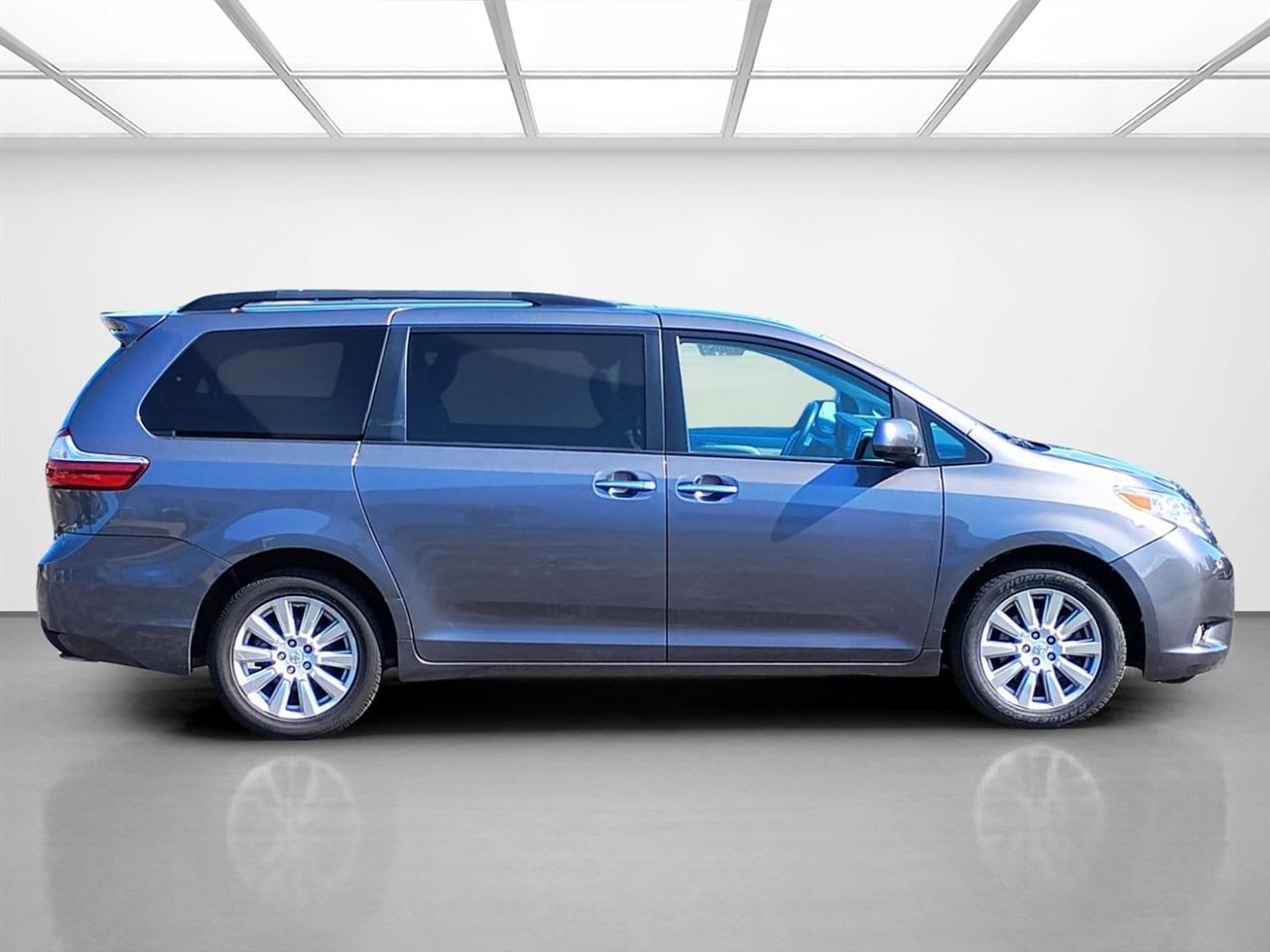 Toyota Sienna Limited Premium AWD 7-Passenger (Natl) 2017