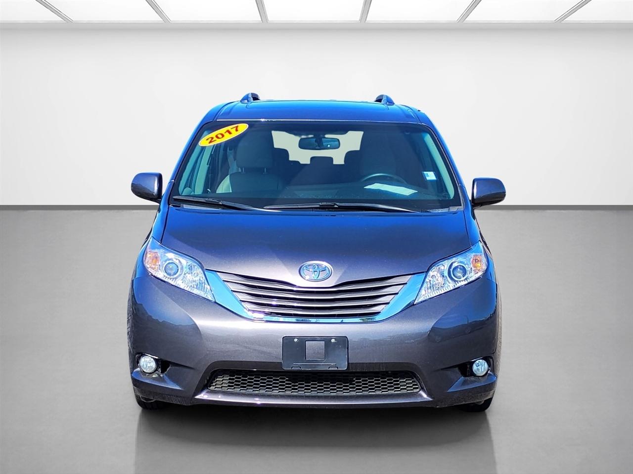 Toyota Sienna Limited Premium AWD 7-Passenger (Natl) 2017