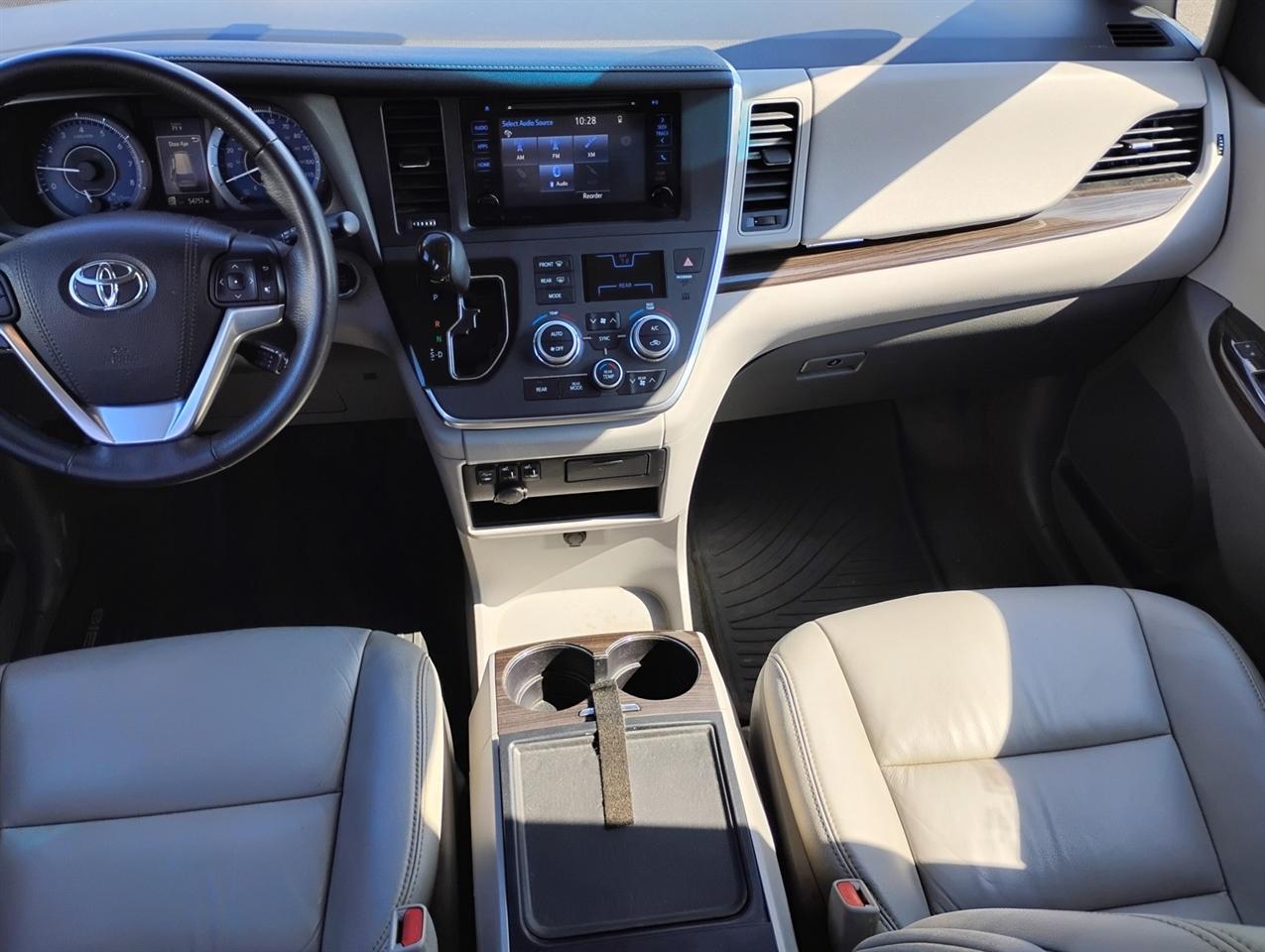 Toyota Sienna Limited Premium AWD 7-Passenger (Natl) 2017