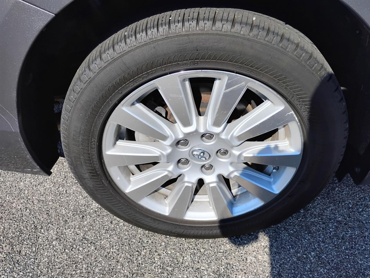 Toyota Sienna Limited Premium AWD 7-Passenger (Natl) 2017