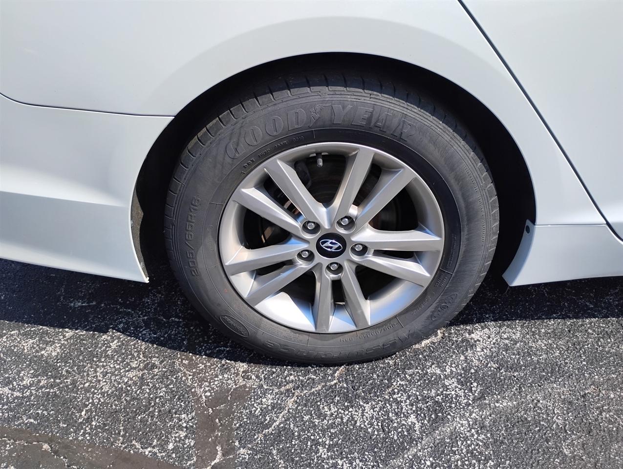 Hyundai Sonata 4dr Sdn 2.4L SE 2016