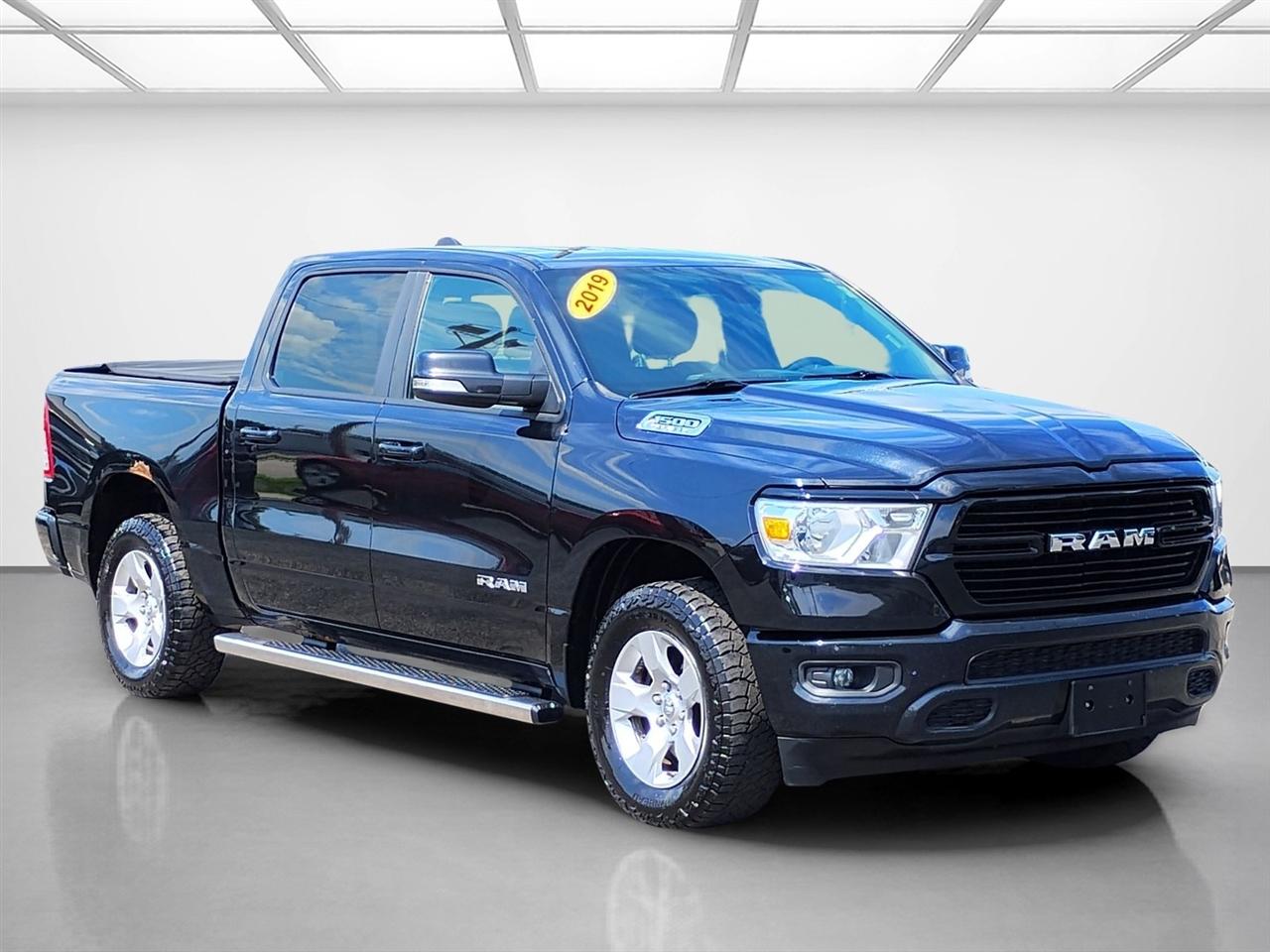 RAM 1500 Big Horn/Lone Star 4x4 Crew Cab 5'7" Box 2019