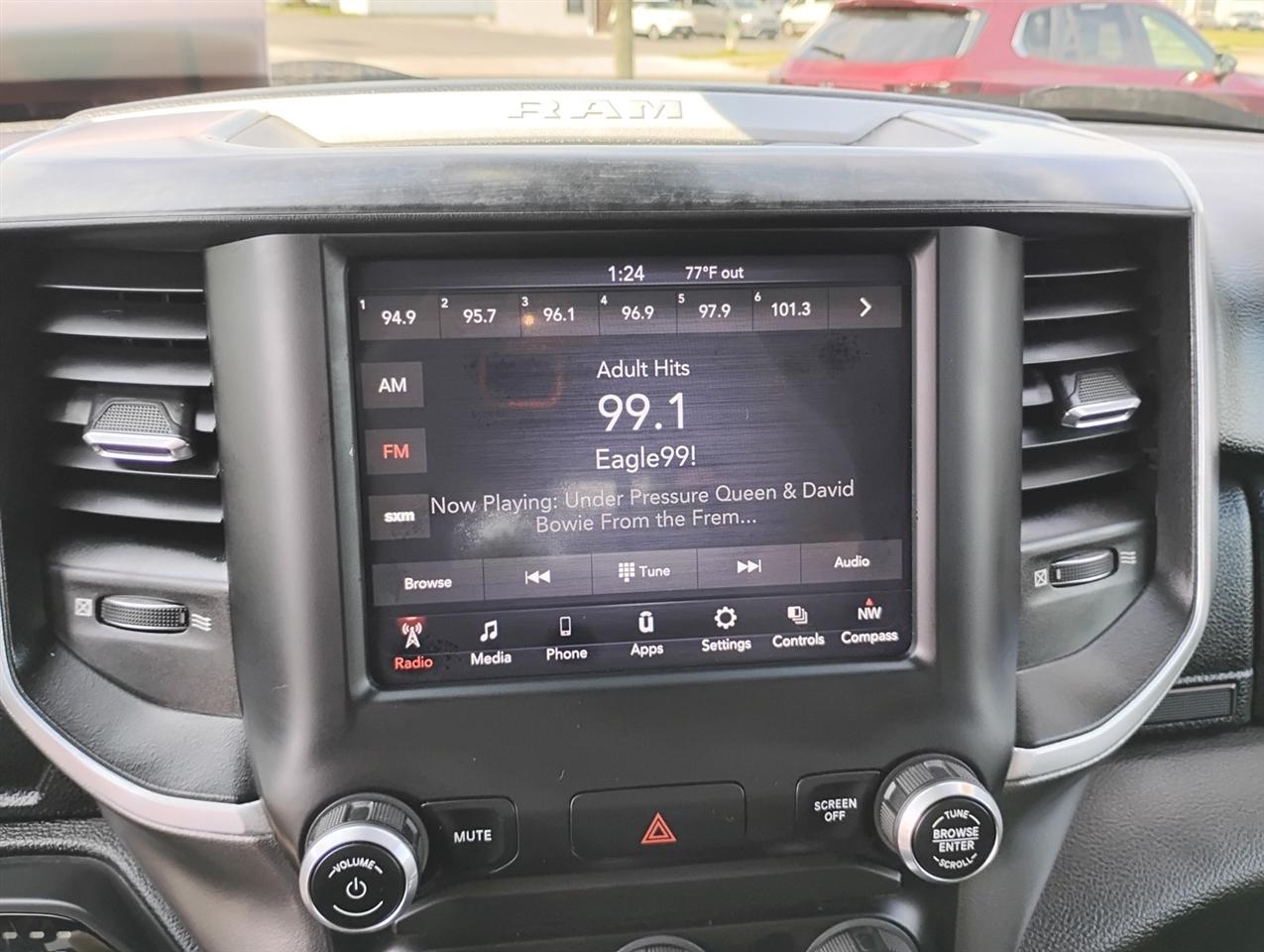 RAM 1500 Big Horn/Lone Star 4x4 Crew Cab 5'7" Box 2019