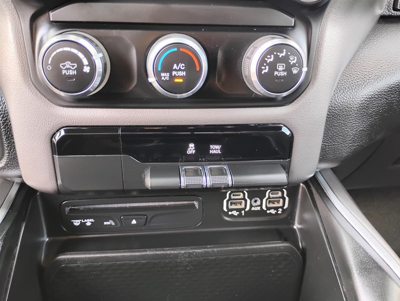 RAM 1500 Big Horn/Lone Star 4x4 Crew Cab 5'7" Box 2019