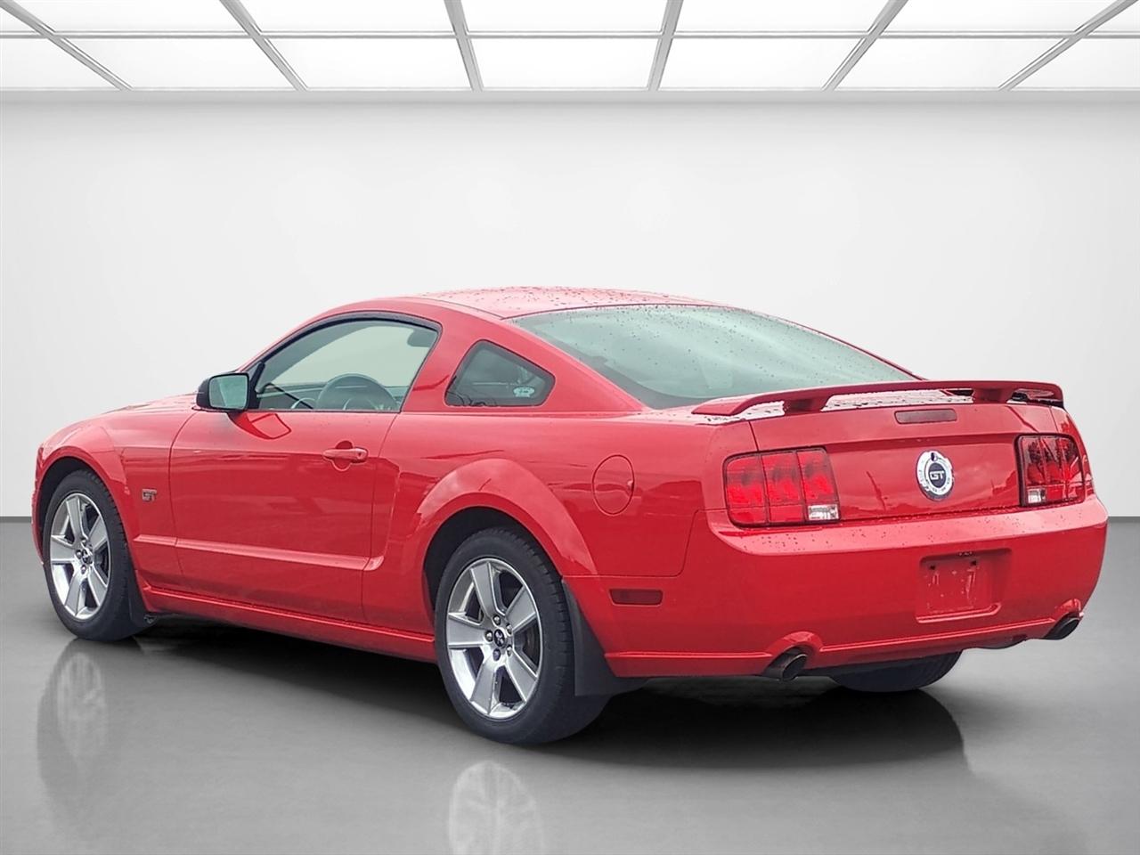 Ford Mustang 2dr Cpe GT Deluxe 2006