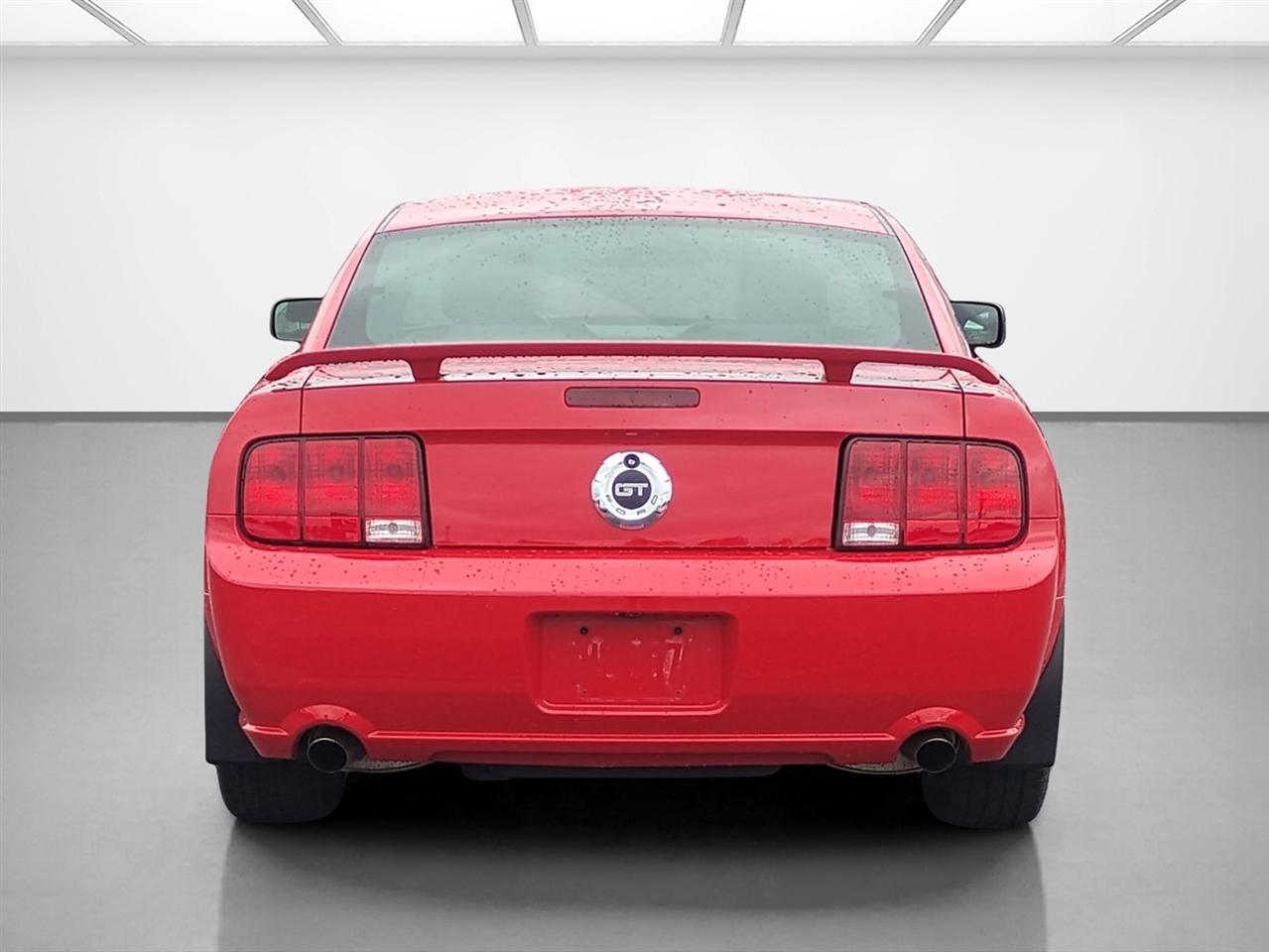 Ford Mustang 2dr Cpe GT Deluxe 2006