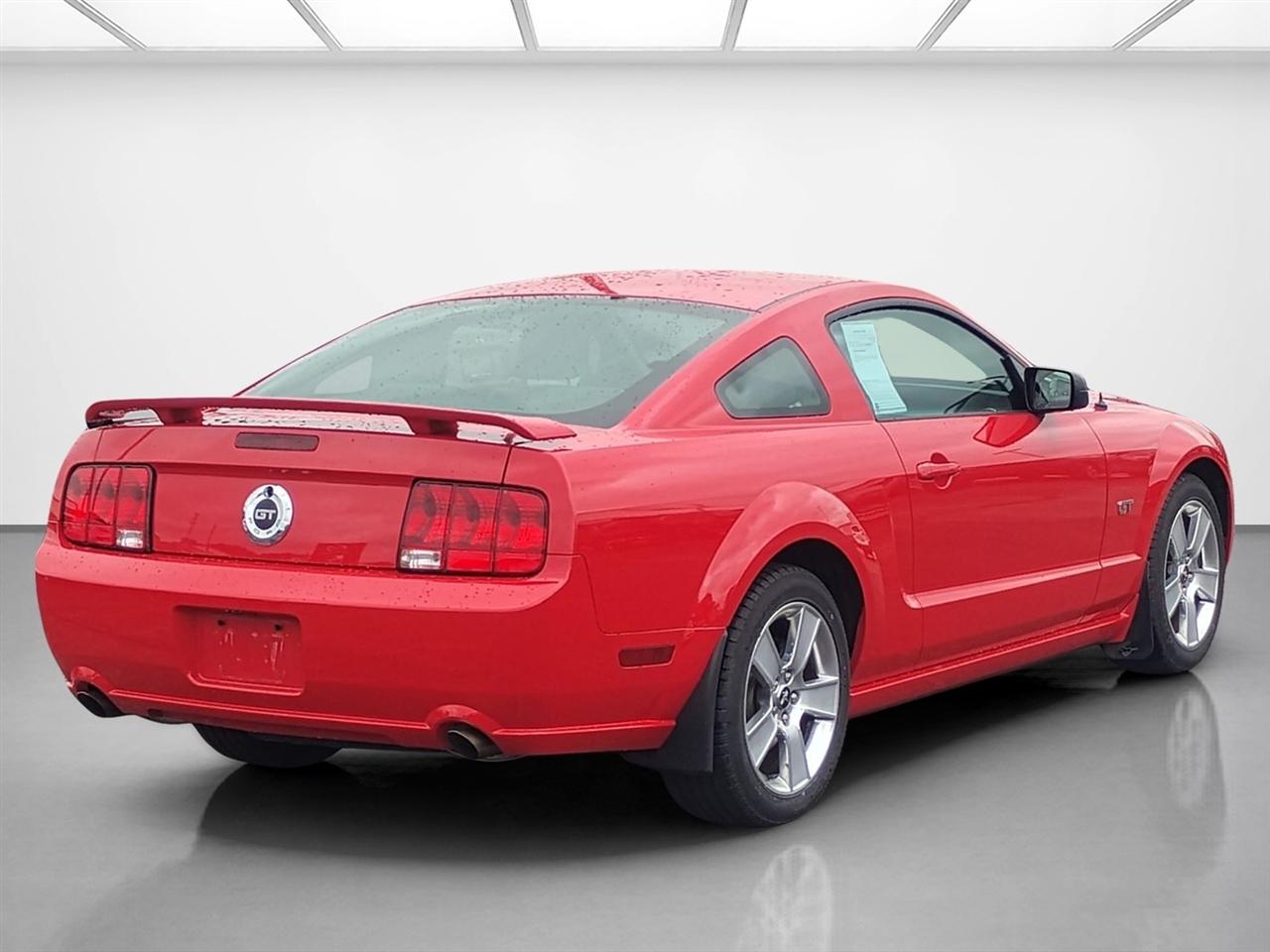 Ford Mustang 2dr Cpe GT Deluxe 2006