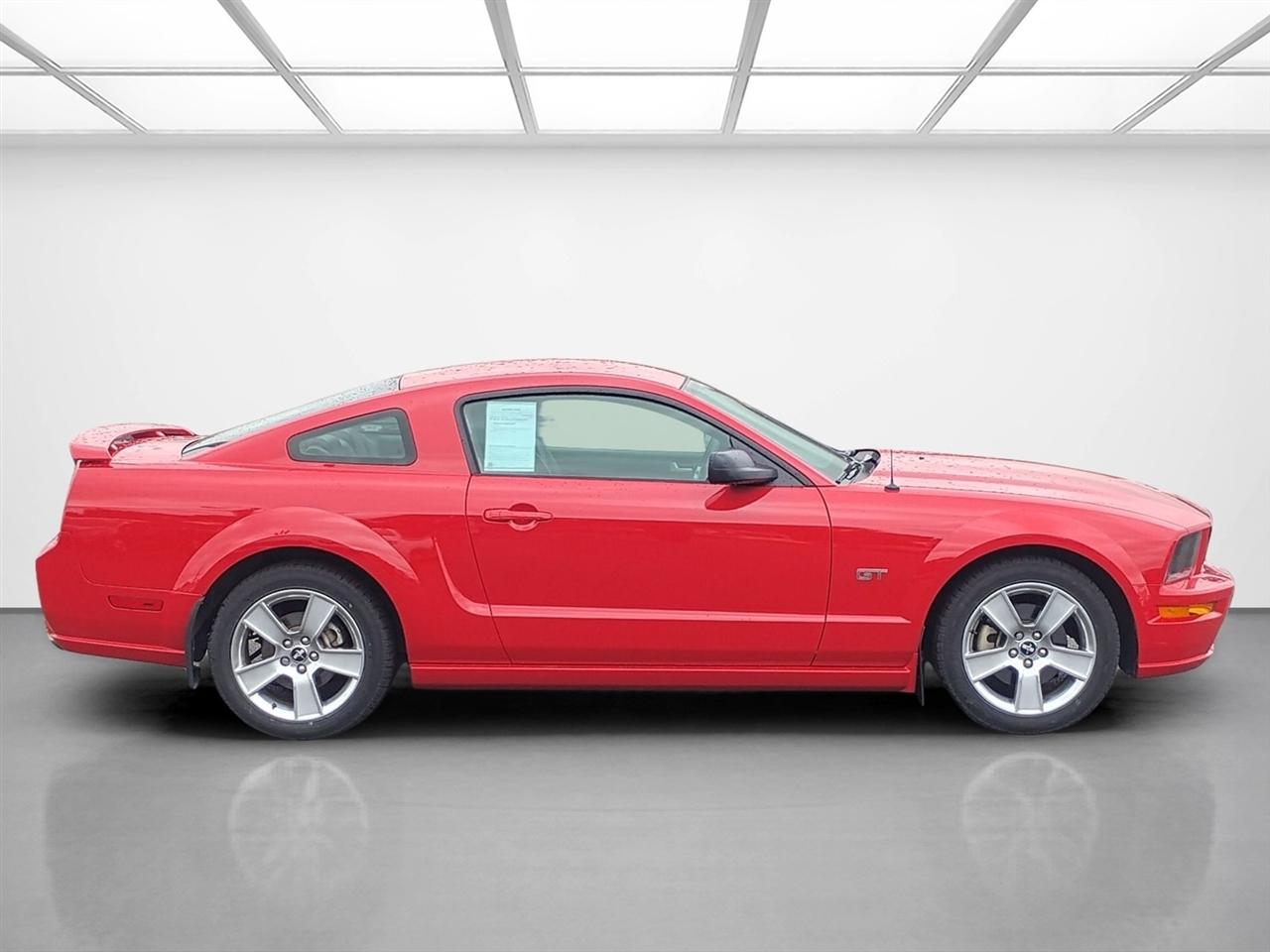 Ford Mustang 2dr Cpe GT Deluxe 2006
