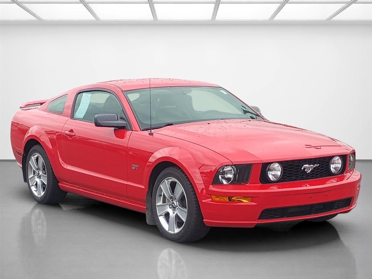 Ford Mustang 2dr Cpe GT Deluxe 2006