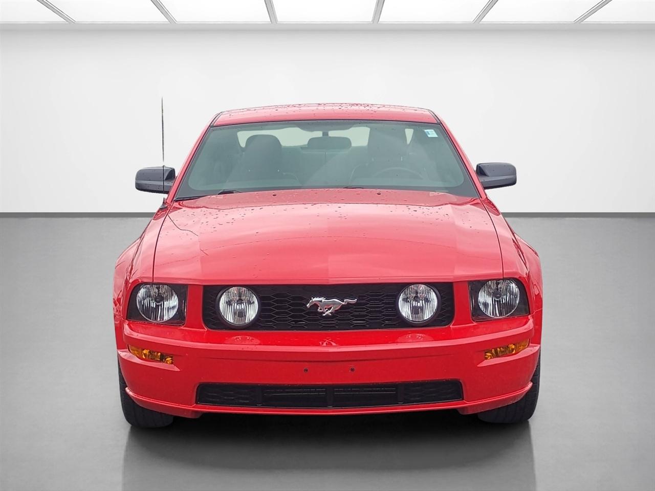 Ford Mustang 2dr Cpe GT Deluxe 2006