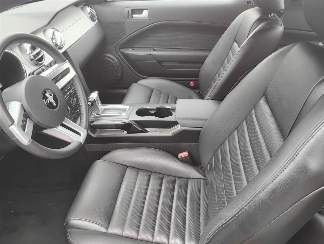 Ford Mustang 2dr Cpe GT Deluxe 2006