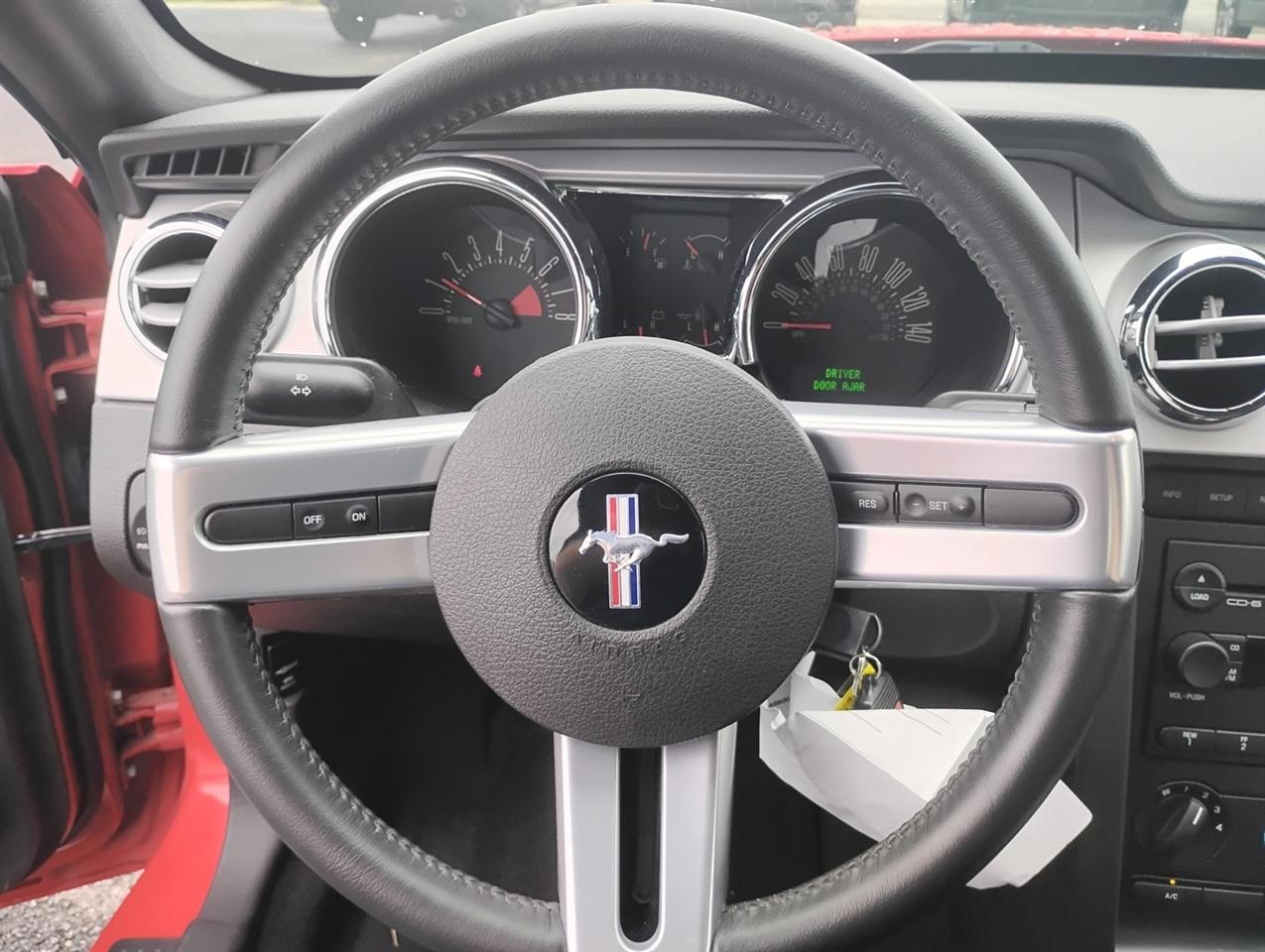 Ford Mustang 2dr Cpe GT Deluxe 2006