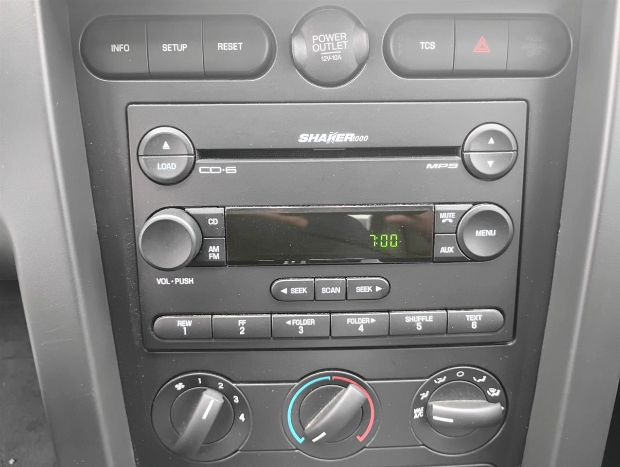 Ford Mustang 2dr Cpe GT Deluxe 2006