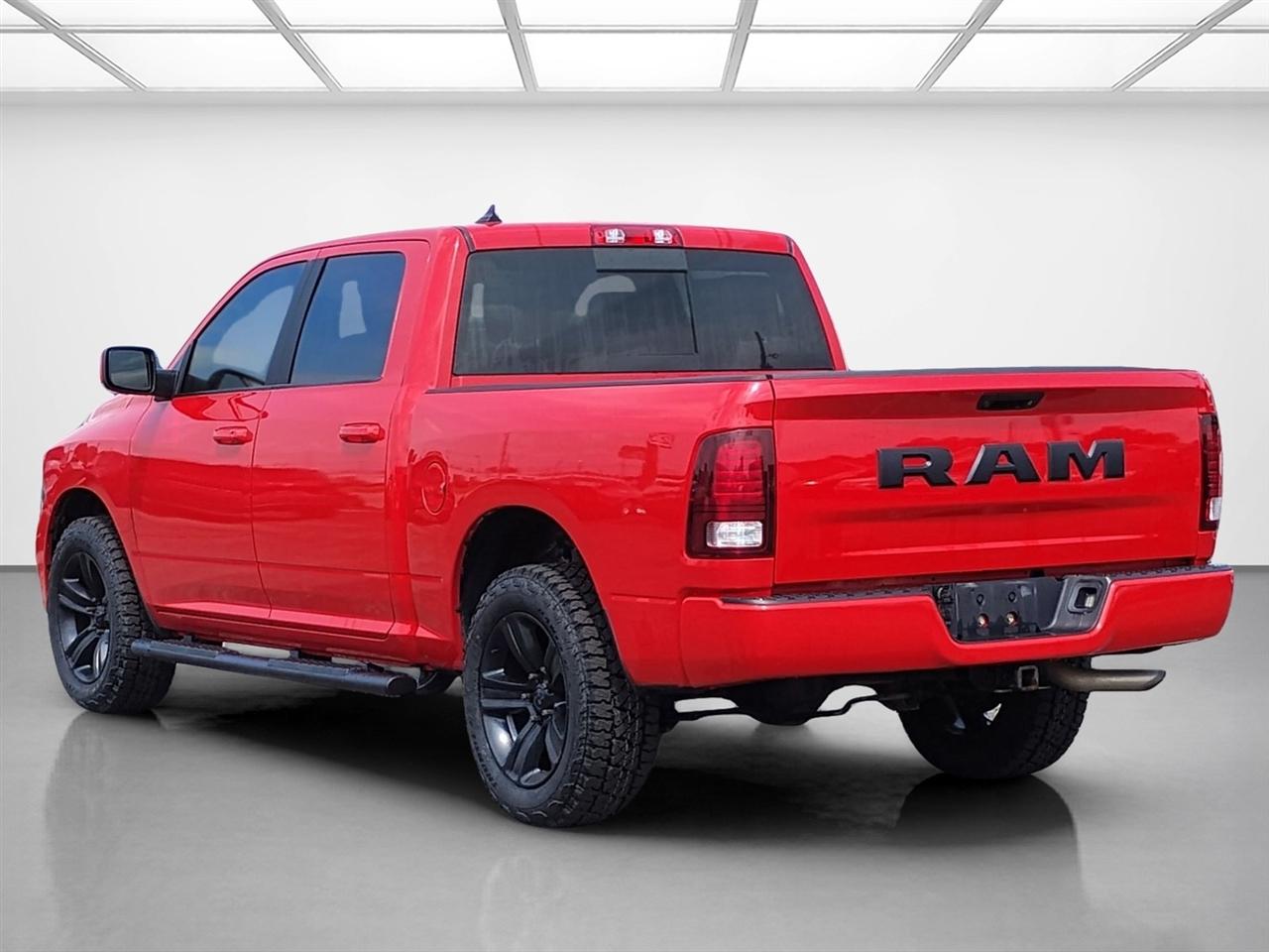 RAM 1500 Night 4x4 Crew Cab 5'7" Box *Ltd Avail* 2018