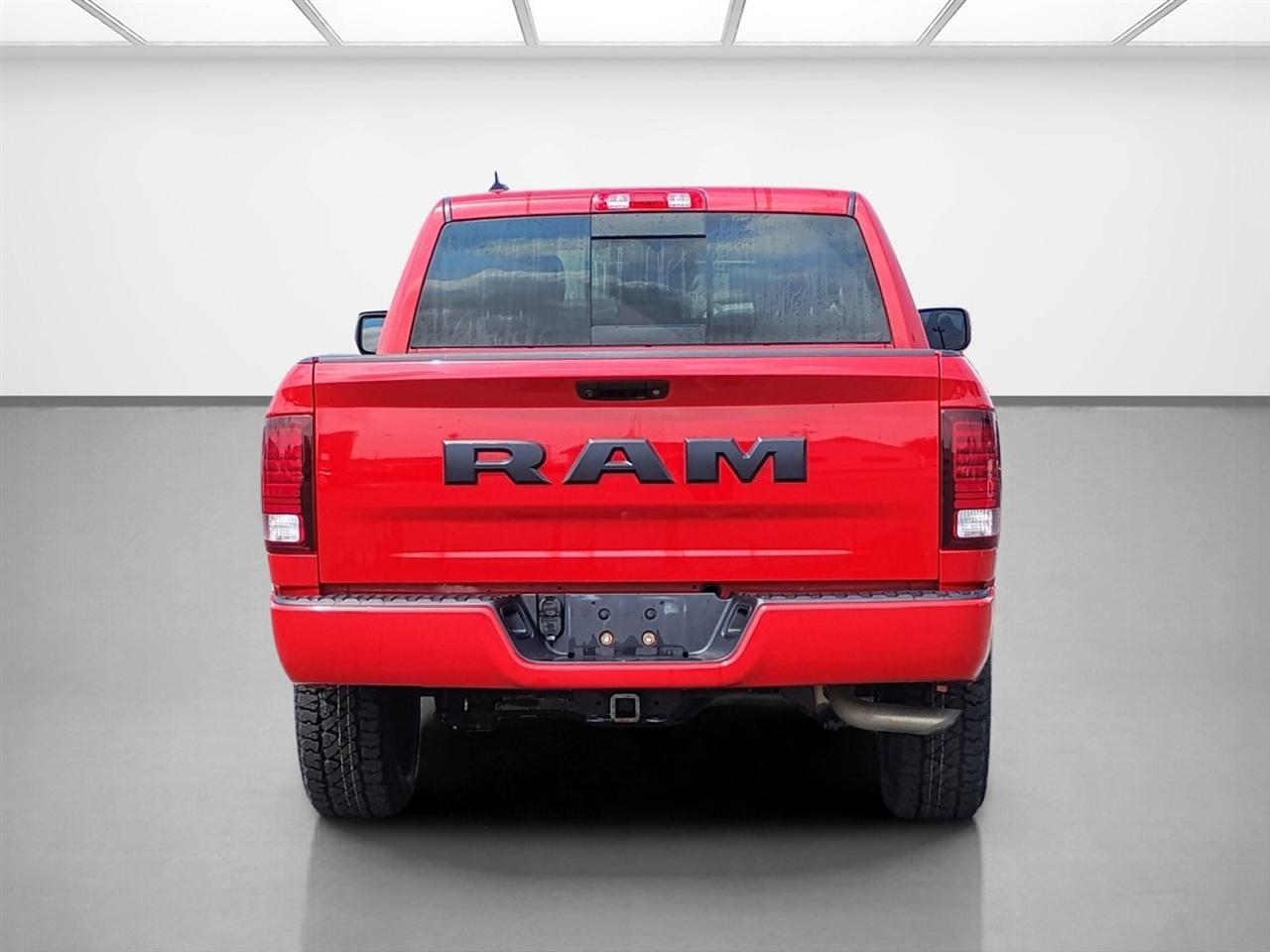 RAM 1500 Night 4x4 Crew Cab 5'7" Box *Ltd Avail* 2018