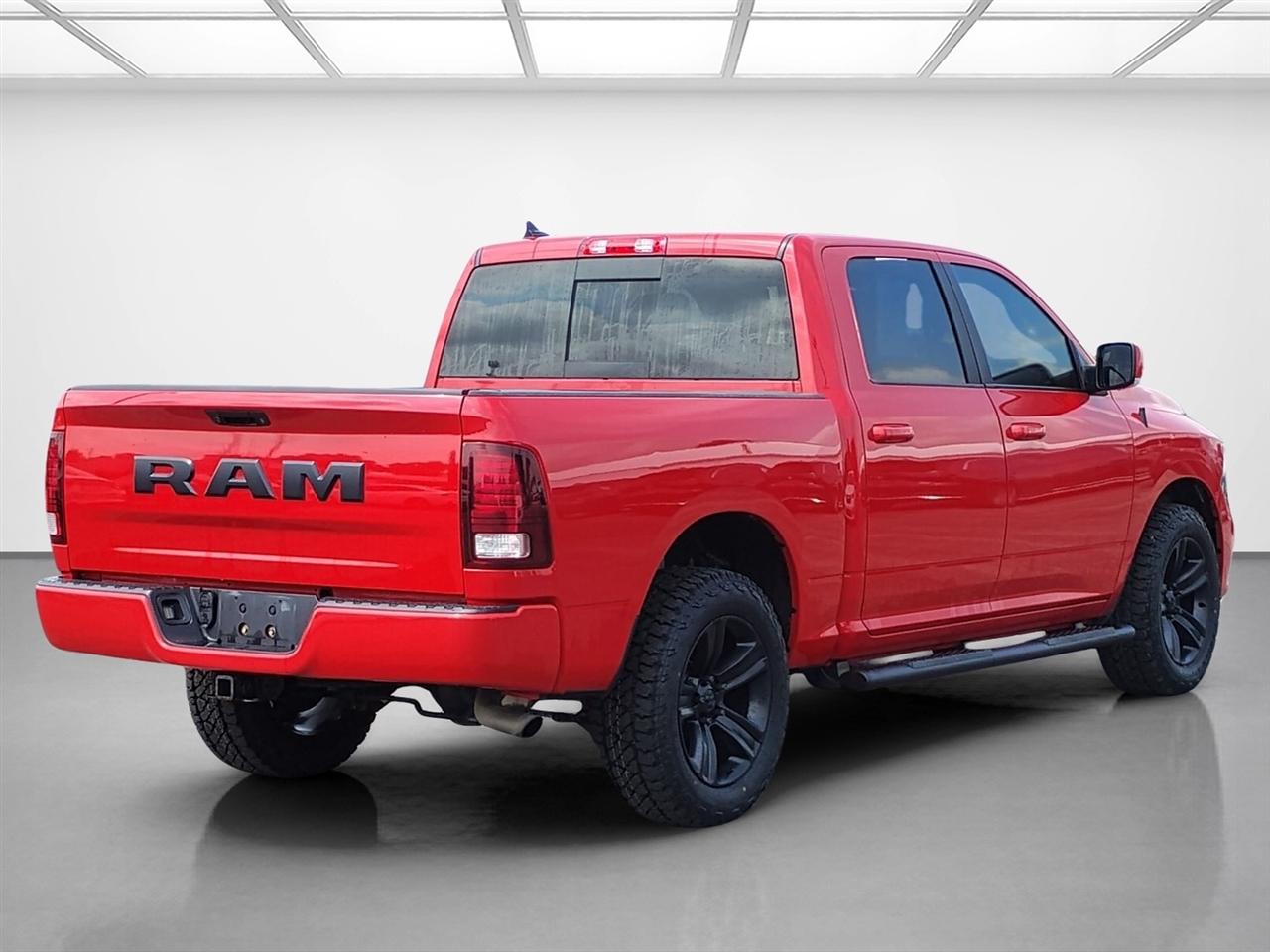 RAM 1500 Night 4x4 Crew Cab 5'7" Box *Ltd Avail* 2018