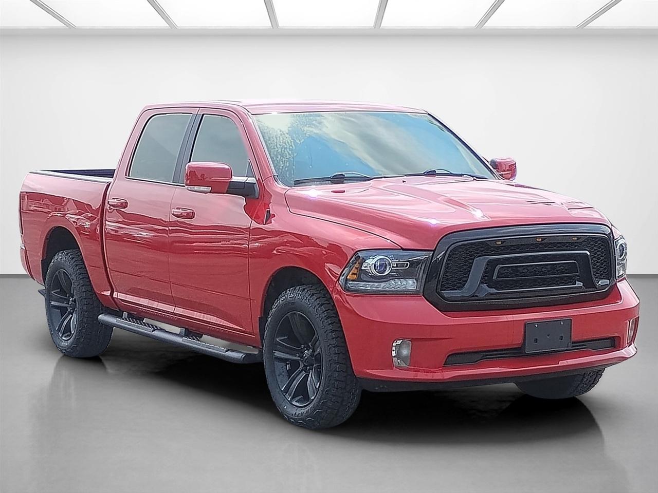 RAM 1500 Night 4x4 Crew Cab 5'7" Box *Ltd Avail* 2018