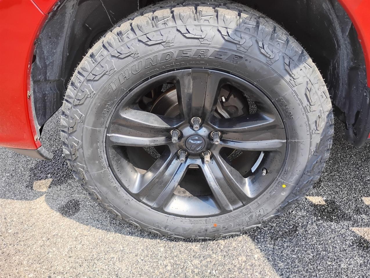 RAM 1500 Night 4x4 Crew Cab 5'7" Box *Ltd Avail* 2018