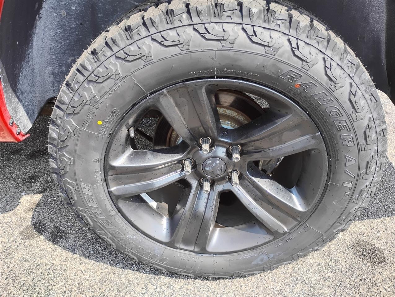 RAM 1500 Night 4x4 Crew Cab 5'7" Box *Ltd Avail* 2018