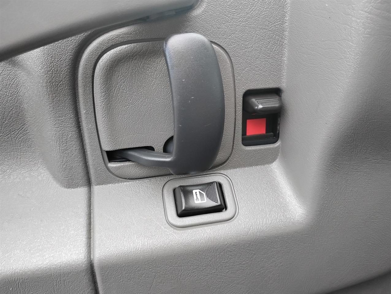 Chevrolet Express Passenger RWD 3500 135" LS w/1LS 2017