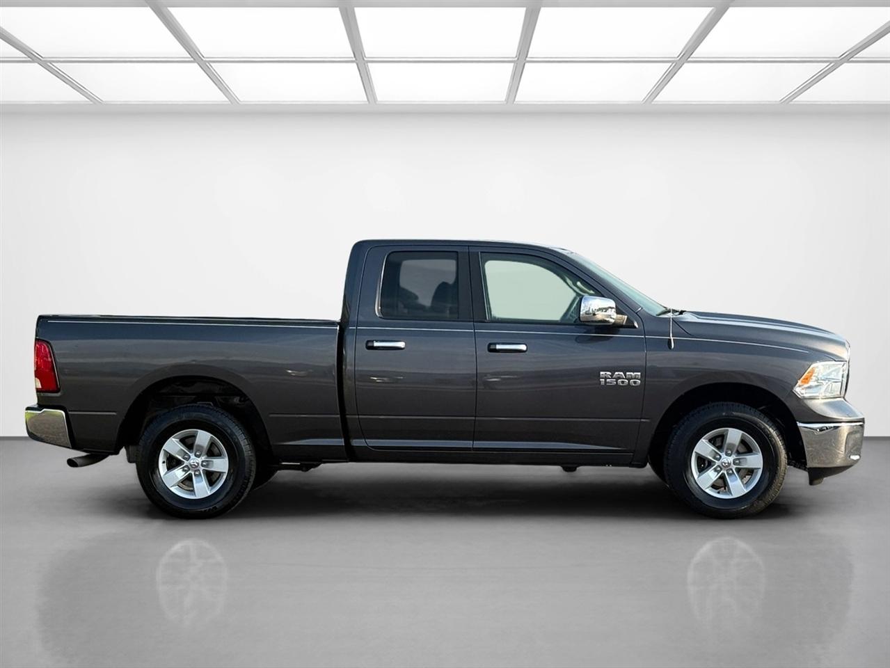 RAM 1500 SLT 4x4 Quad Cab 6'4" Box 2017