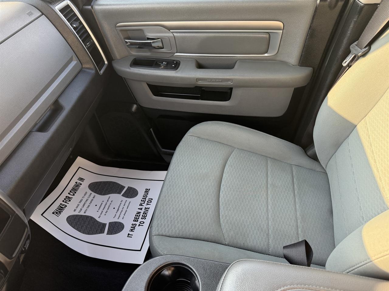 RAM 1500 SLT 4x4 Quad Cab 6'4" Box 2017