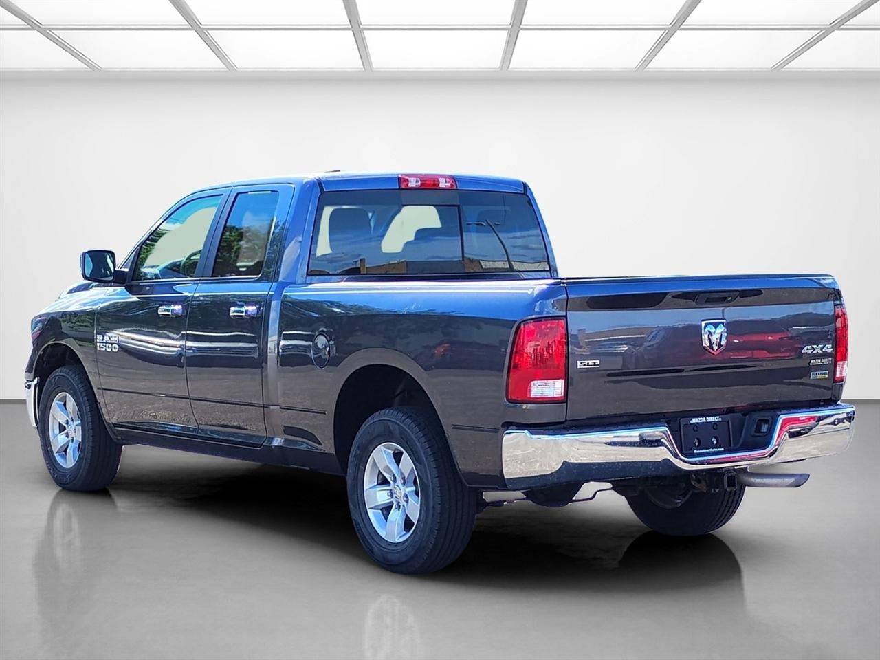 RAM 1500 SLT 4x4 Quad Cab 6'4" Box 2017