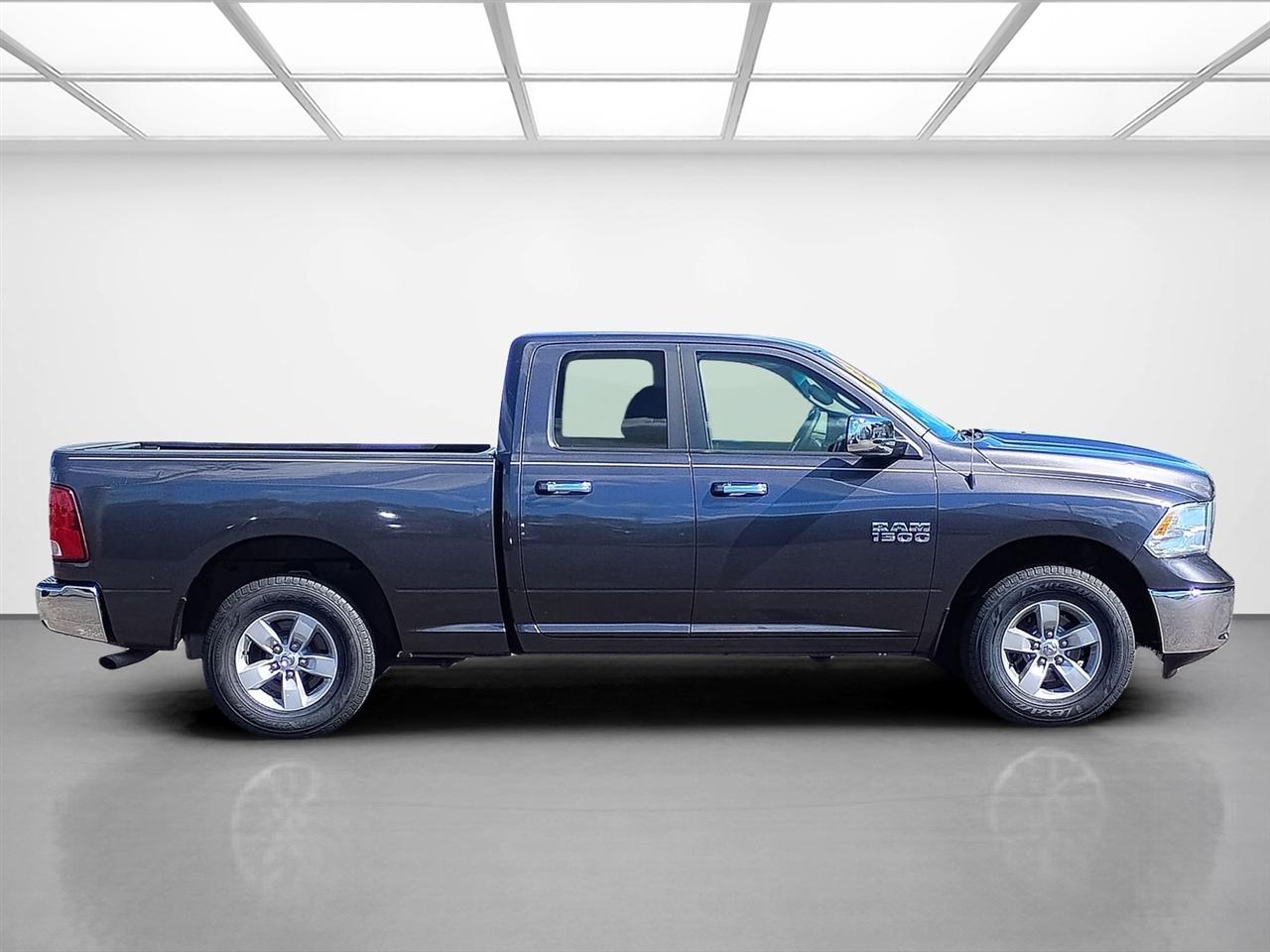 RAM 1500 SLT 4x4 Quad Cab 6'4" Box 2017